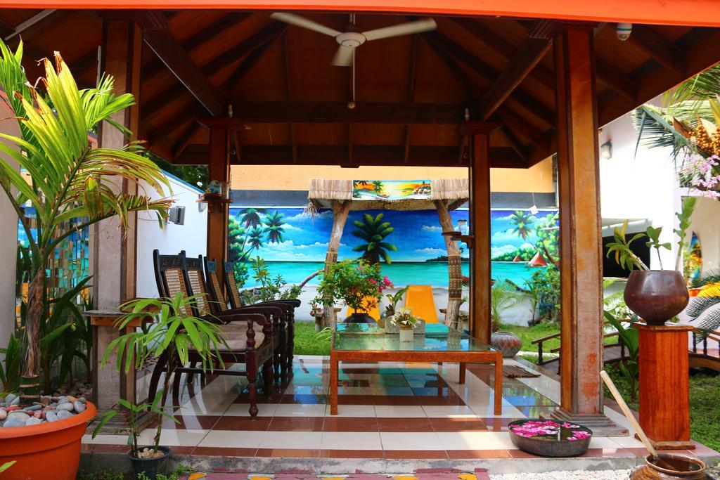 Natural Surf House Albergue Himmafushi Exterior foto